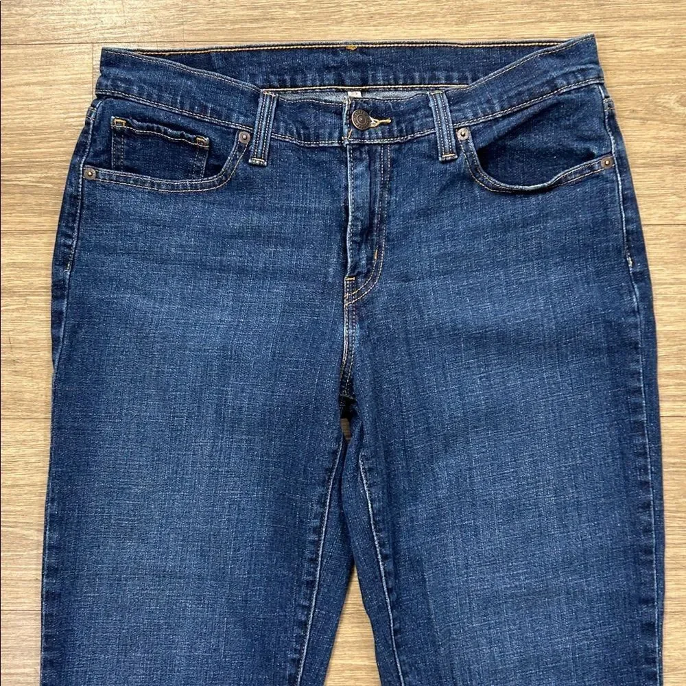 Levi's Classic Cuffed Capri Jeans